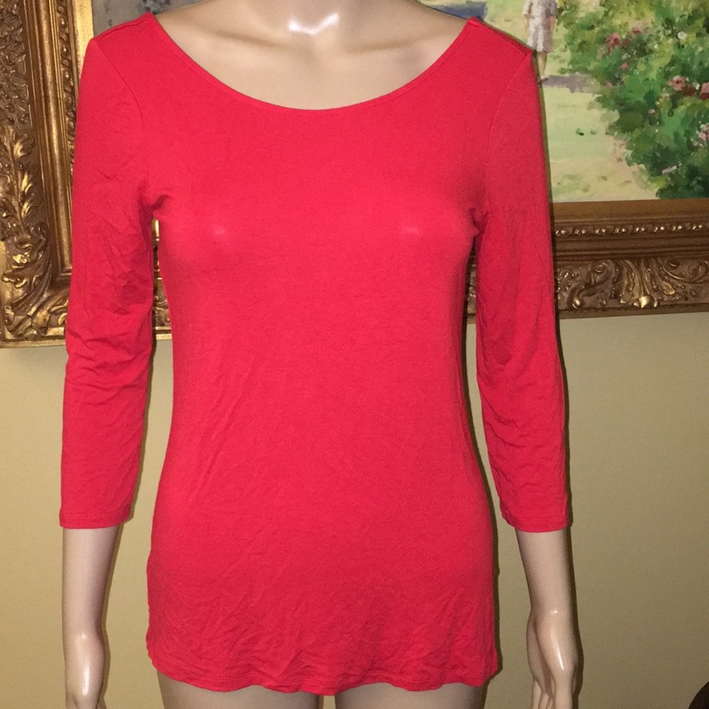Guess red scoop Neck quarter sleeve top